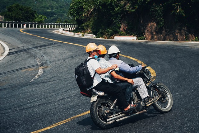 What Technique Should You Use When Making a Slow Turn on a Motorcycle?